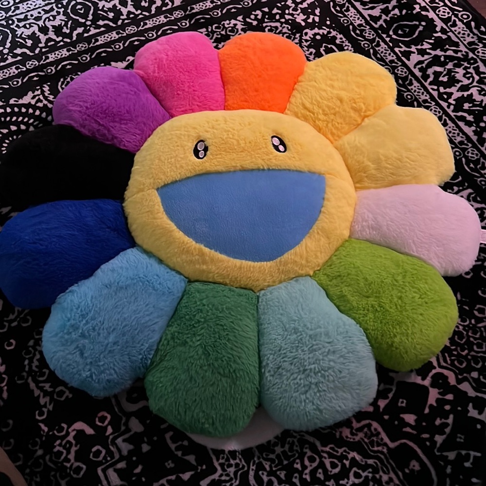 FLOWER PILLOW. No stains. No tag.